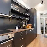 Stylish In The Heart Of Antwerp - Sleeps 9