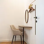 Stylish In The Heart Of Antwerp - Sleeps 9 * Mellet