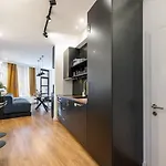 Casa de Férias Stylish In The Heart Of Antwerp - Sleeps 9 *