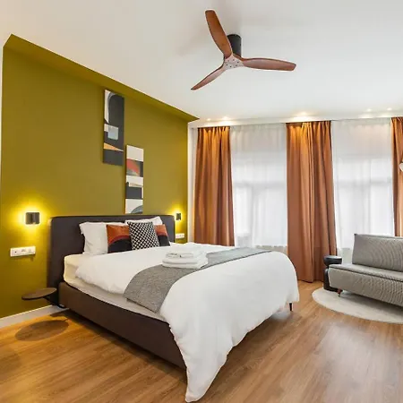 Stylish In The Heart Of Antwerp - Sleeps 9