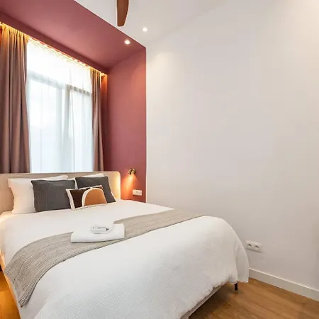 Stylish In The Heart Of Antwerp - Sleeps 9 Holiday home
