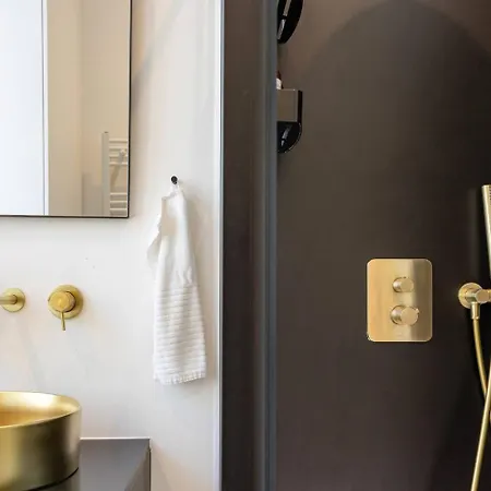Stylish In The Heart Of Antwerp - Sleeps 9 Hébergement de vacances *