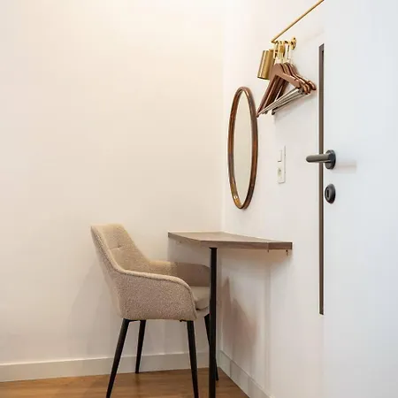 Stylish In The Heart Of Antwerp - Sleeps 9 * Mellet
