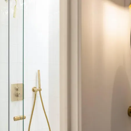 Stylish In The Heart Of Antwerp - Sleeps 9 * Mellet