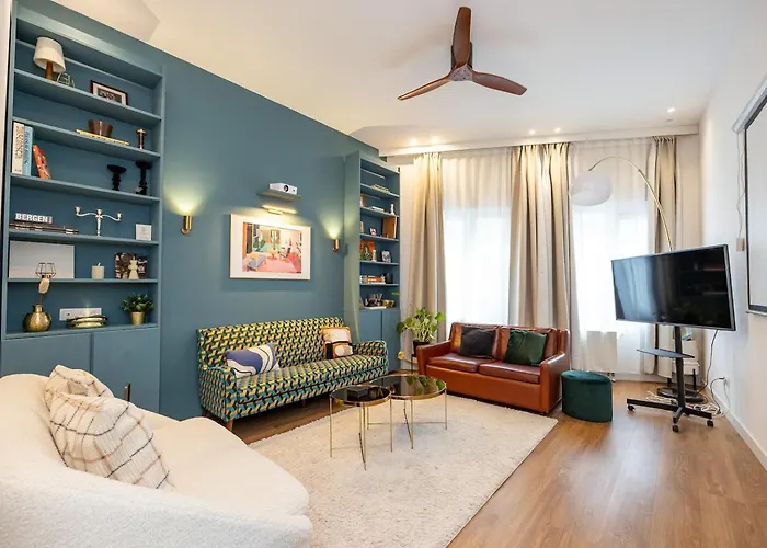 Stylish In The Heart Of Antwerp - Sleeps 9