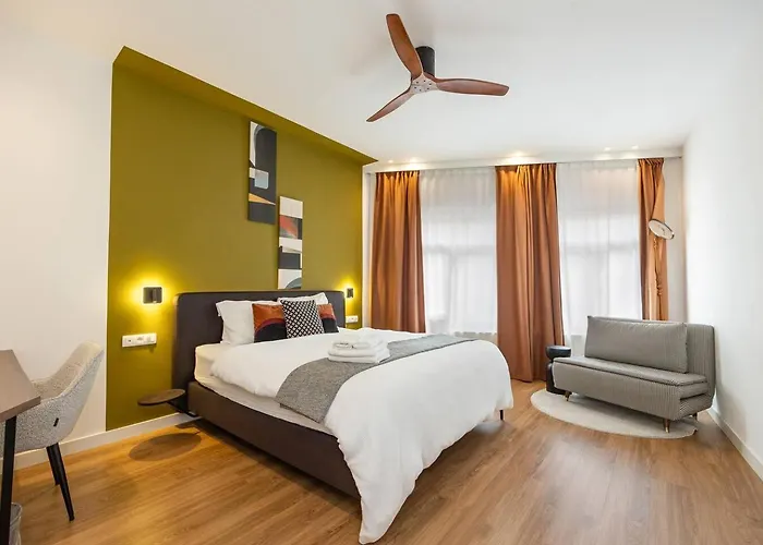 Stylish In The Heart Of Antwerp - Sleeps 9