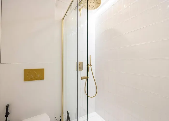 Stylish In The Heart Of Antwerp - Sleeps 9 Holiday home Mellet