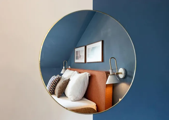 Stylish In The Heart Of Antwerp - Sleeps 9 * Mellet