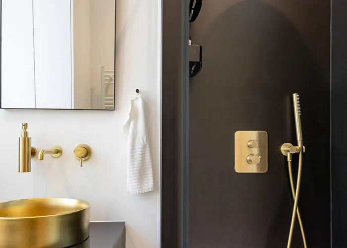 Stylish In The Heart Of Antwerp - Sleeps 9 Holiday home *