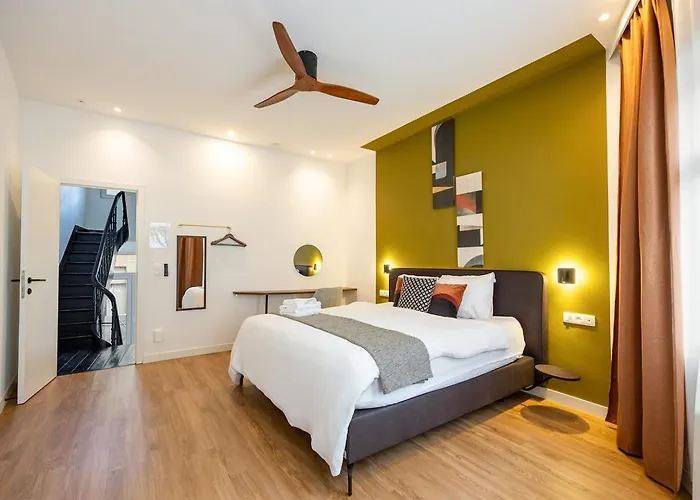 Stylish In The Heart Of Antwerp - Sleeps 9 Holiday home