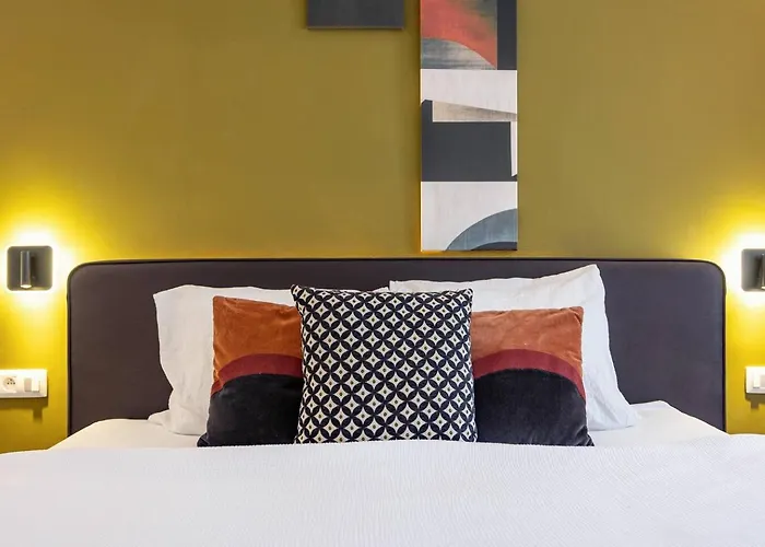 Stylish In The Heart Of Antwerp - Sleeps 9