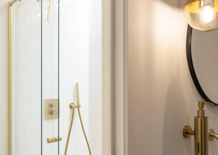 Stylish In The Heart Of Antwerp - Sleeps 9 * Mellet